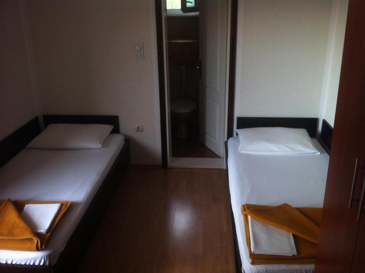 Apartments Avdic Sutomore Quarto foto