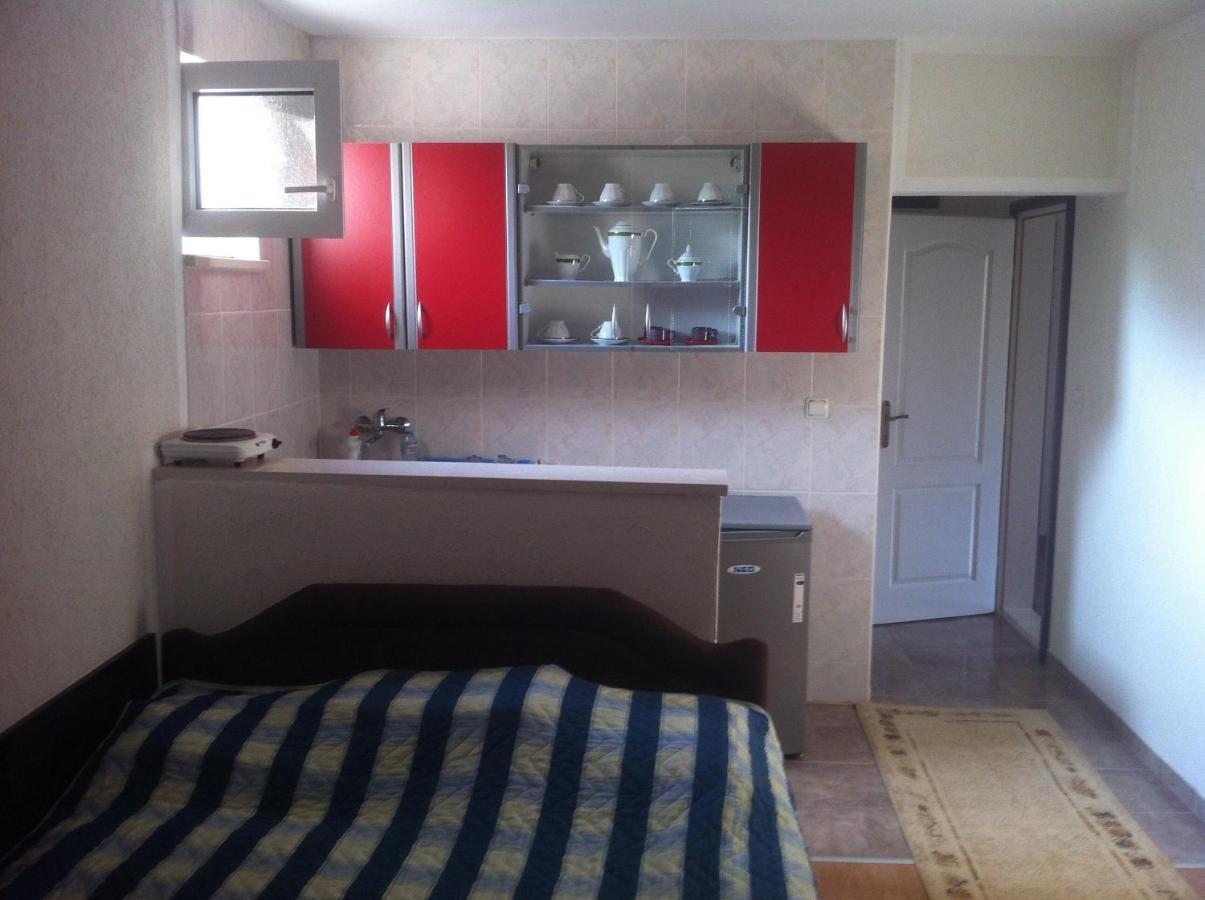 Apartments Avdic Sutomore Quarto foto